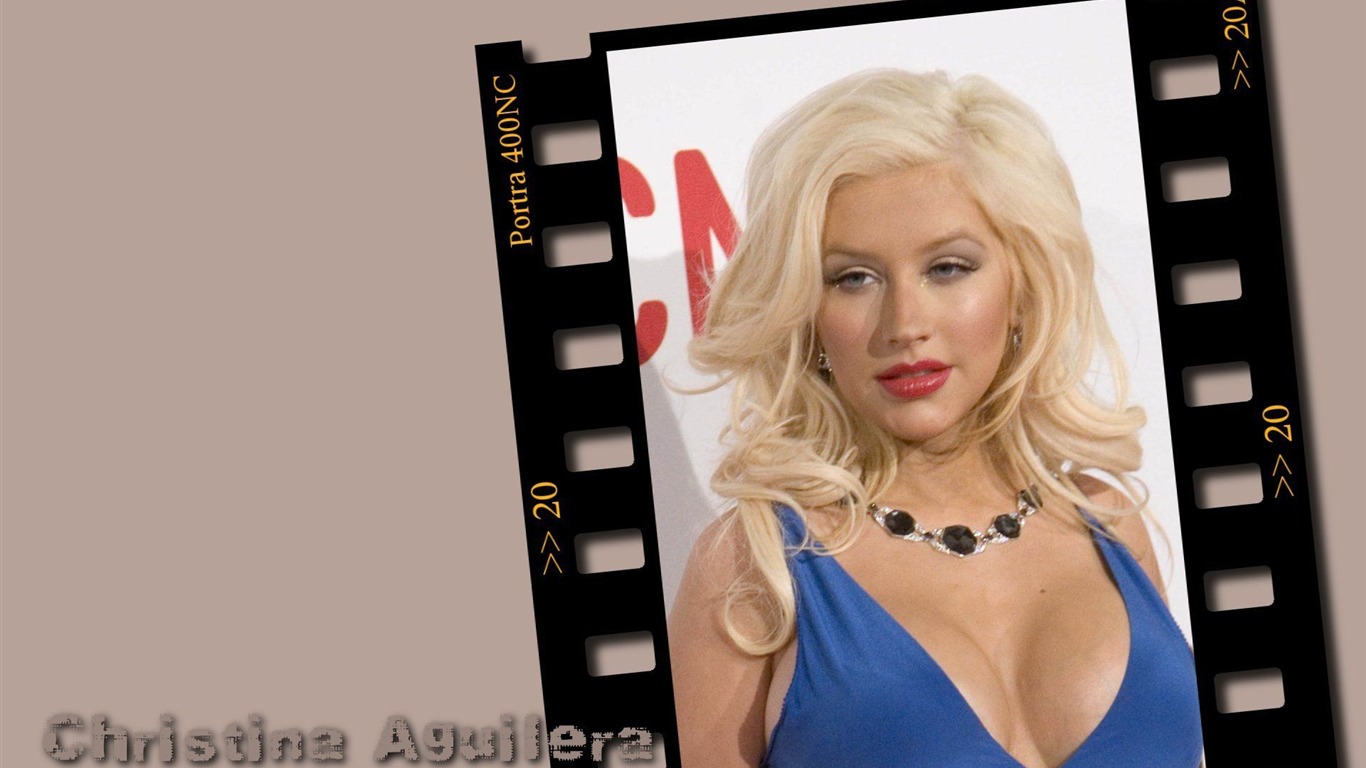 Christina Aguilera #011 - 1366x768 Wallpapers Pictures Photos Images