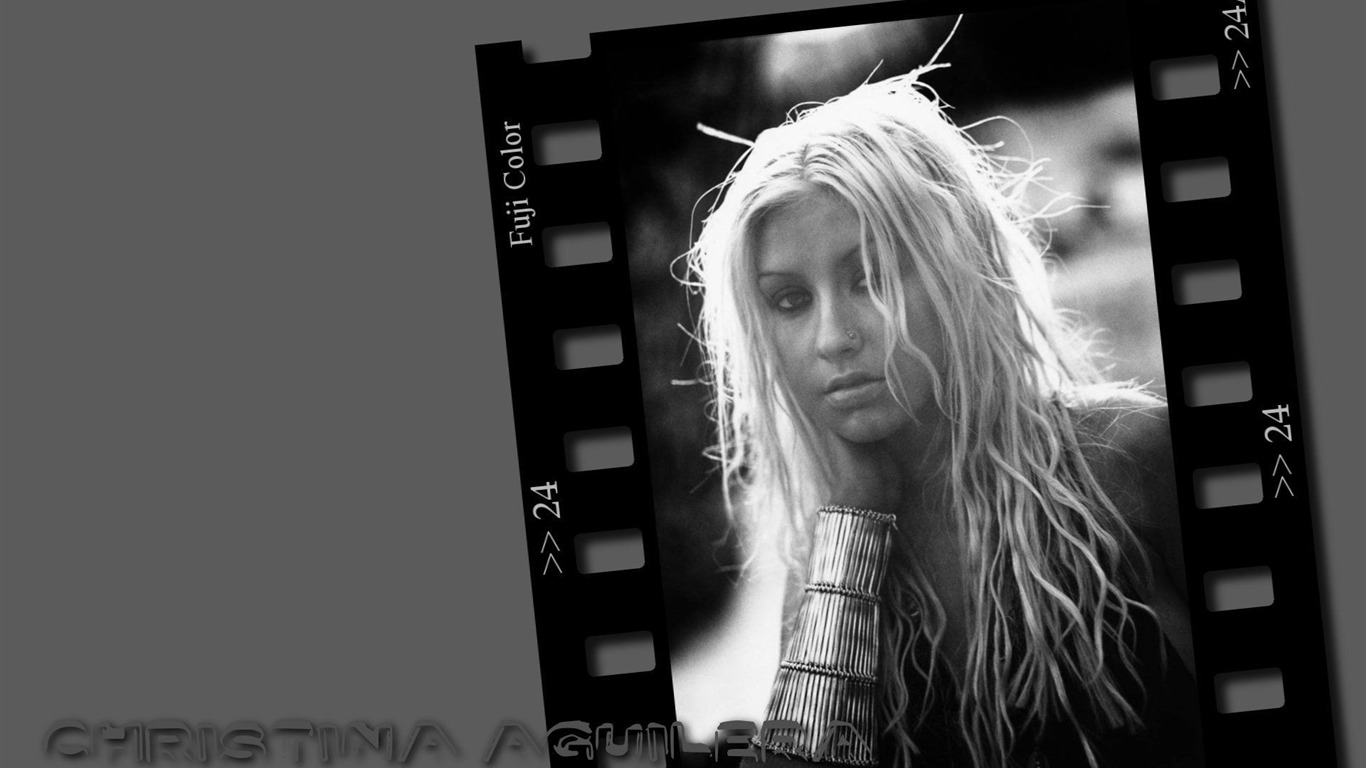 Christina Aguilera #022 - 1366x768 Wallpapers Pictures Photos Images