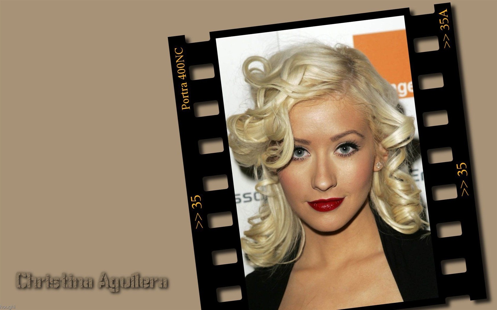 Christina Aguilera #018 - 1680x1050 Wallpapers Pictures Photos Images