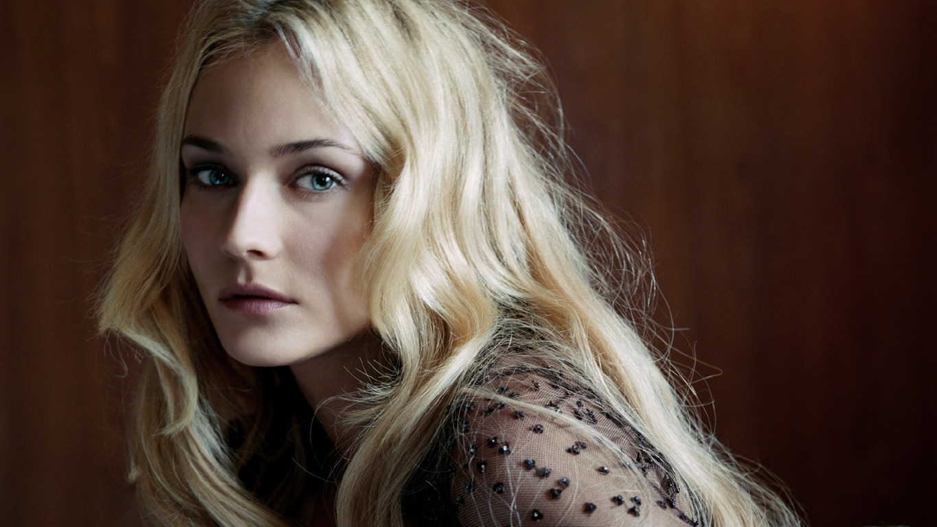 Diane Kruger #008 - 1366x768 Wallpapers Pictures Photos Images