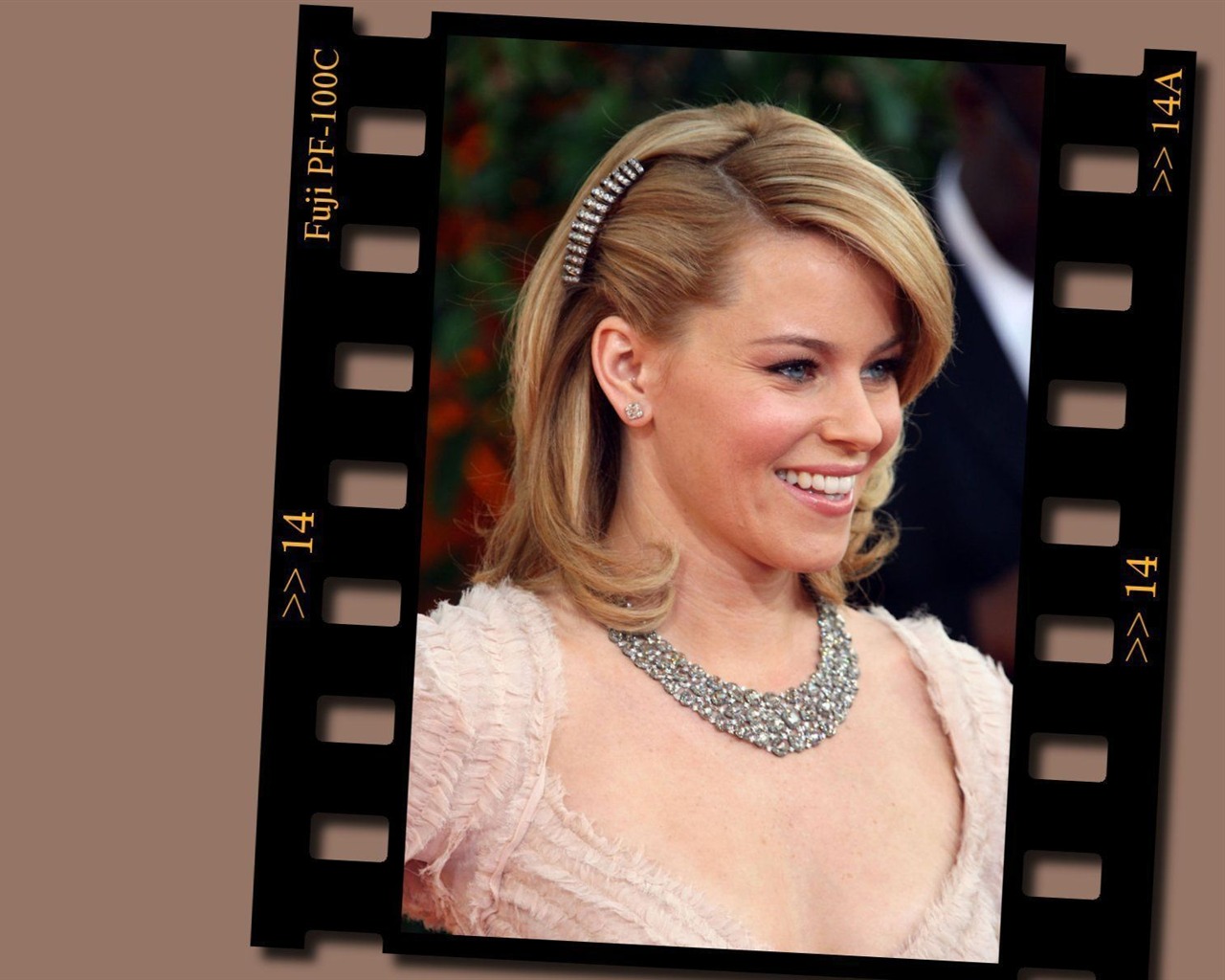 Elizabeth Banks #007 - 1280x1024 Wallpapers Pictures Photos Images