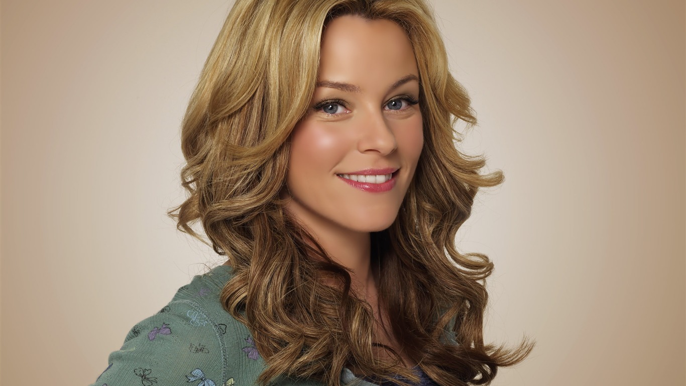 Elizabeth Banks #009 - 1366x768 Wallpapers Pictures Photos Images