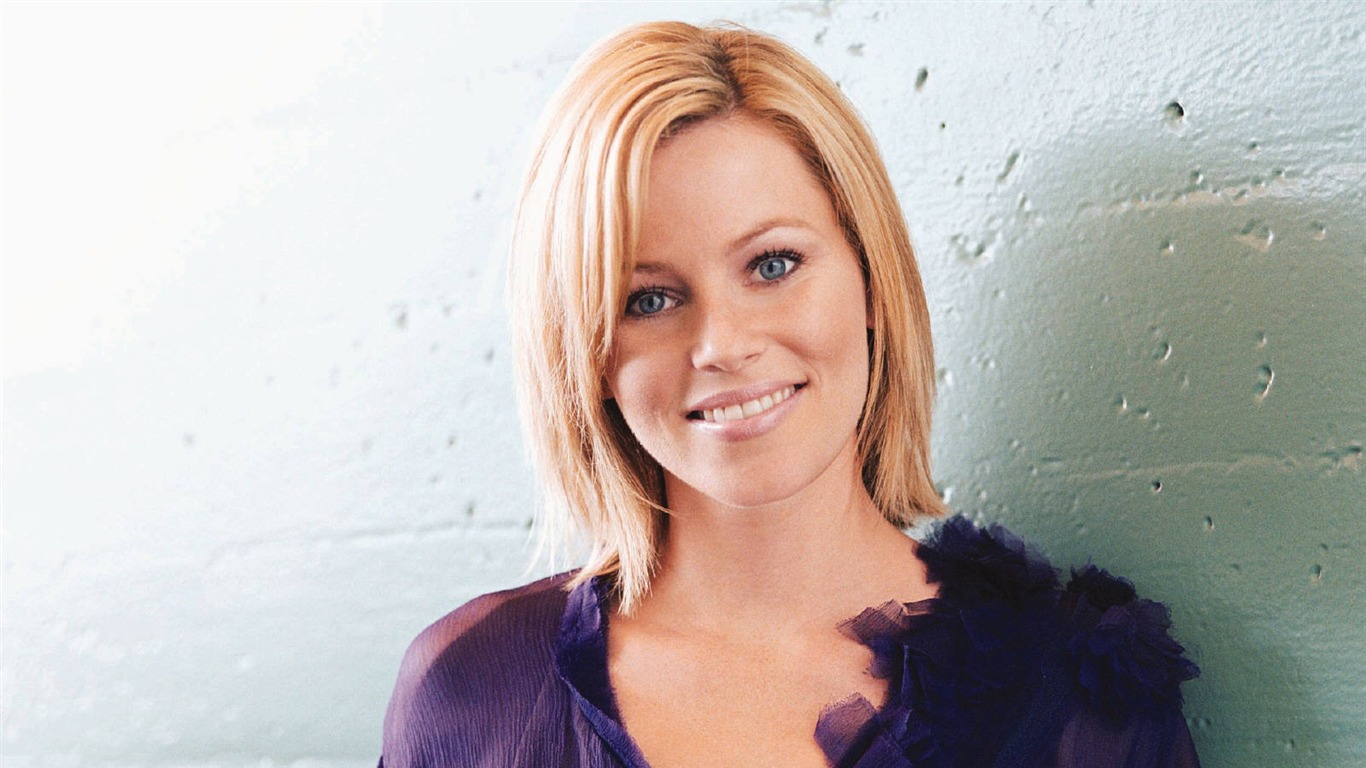 Elizabeth Banks #019 - 1366x768 Wallpapers Pictures Photos Images