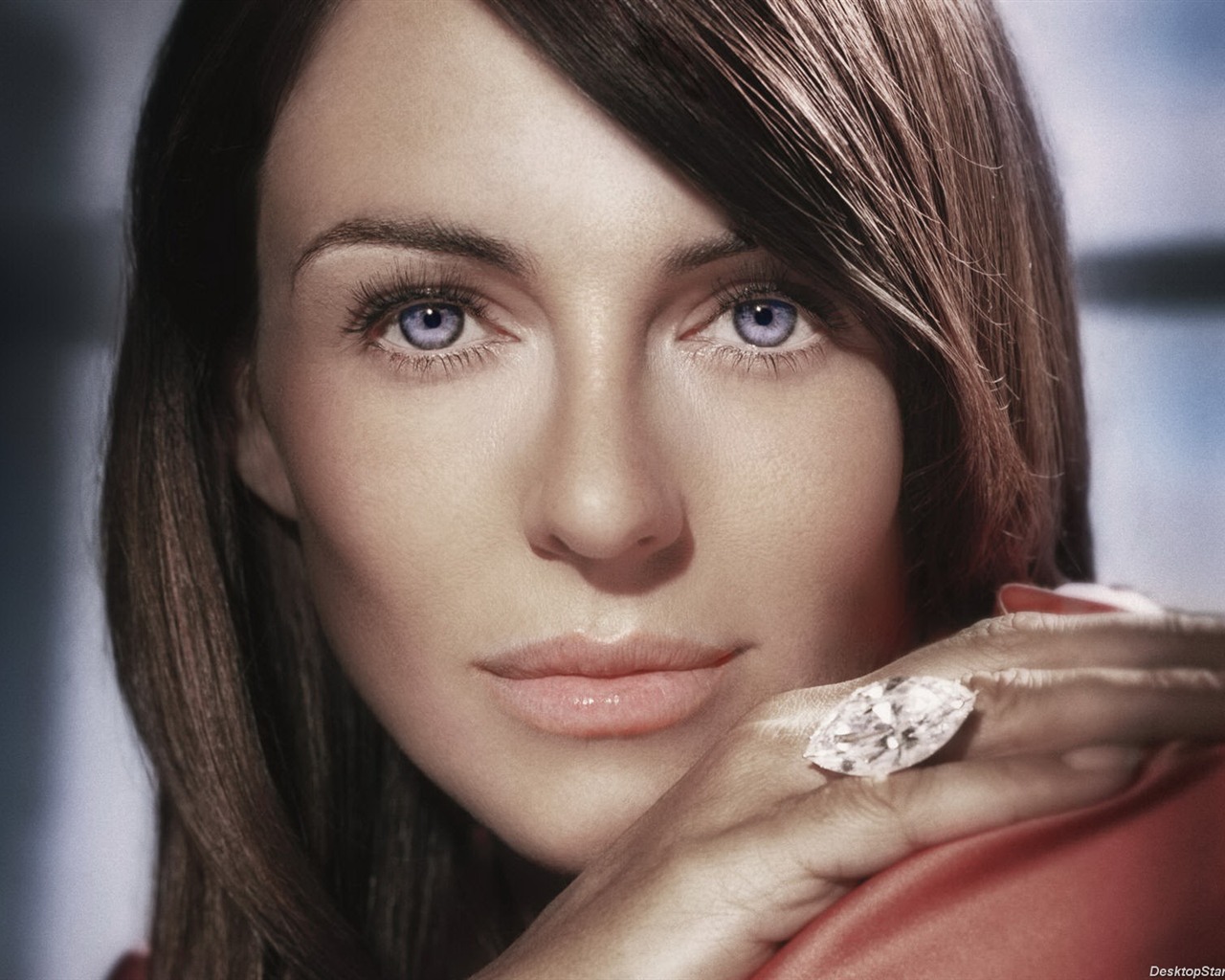 Elizabeth Hurley #022 - 1280x1024 Wallpapers Pictures Photos Images