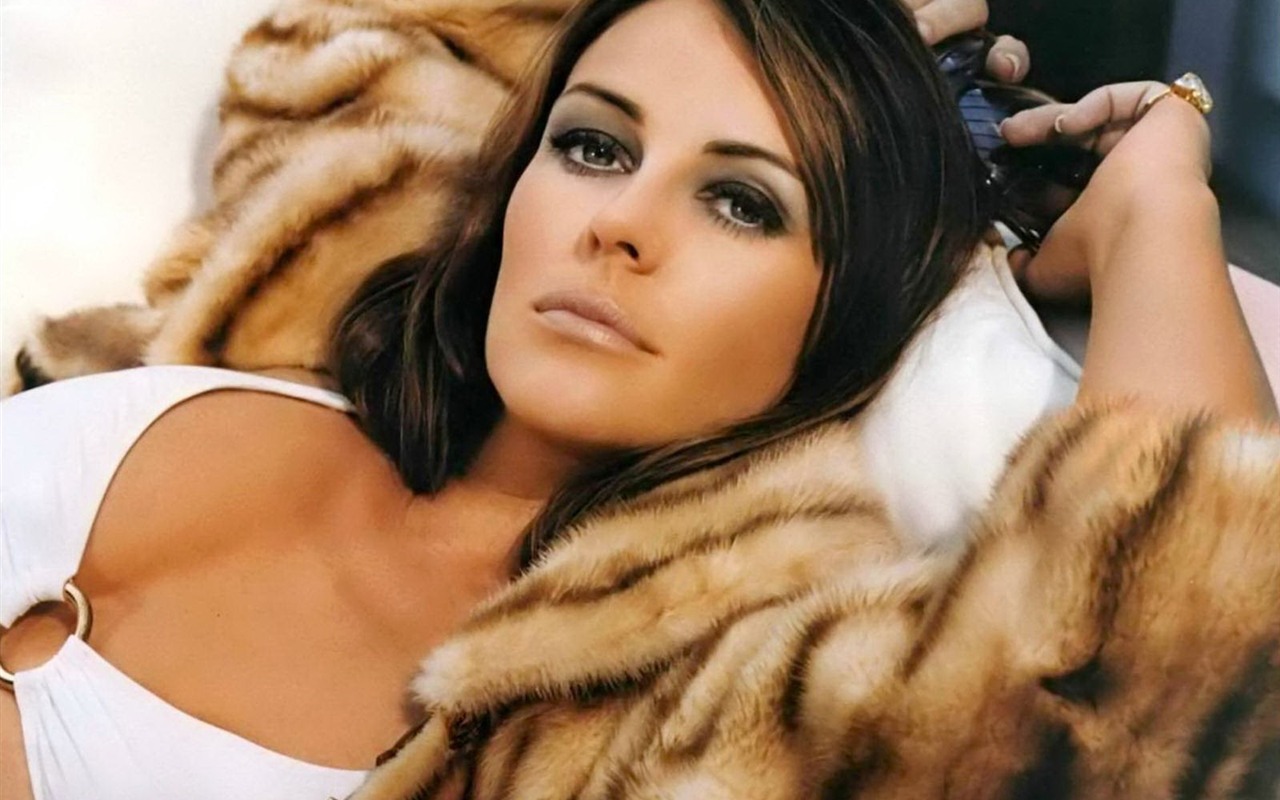 Elizabeth Hurley #038 - 1280x800 Wallpapers Pictures Photos Images