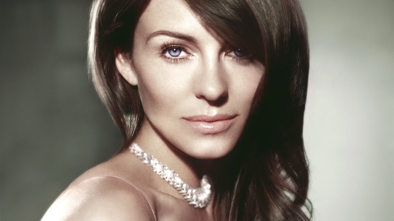 Elizabeth Hurley #032 - 1366x768 Wallpapers Pictures Photos Images