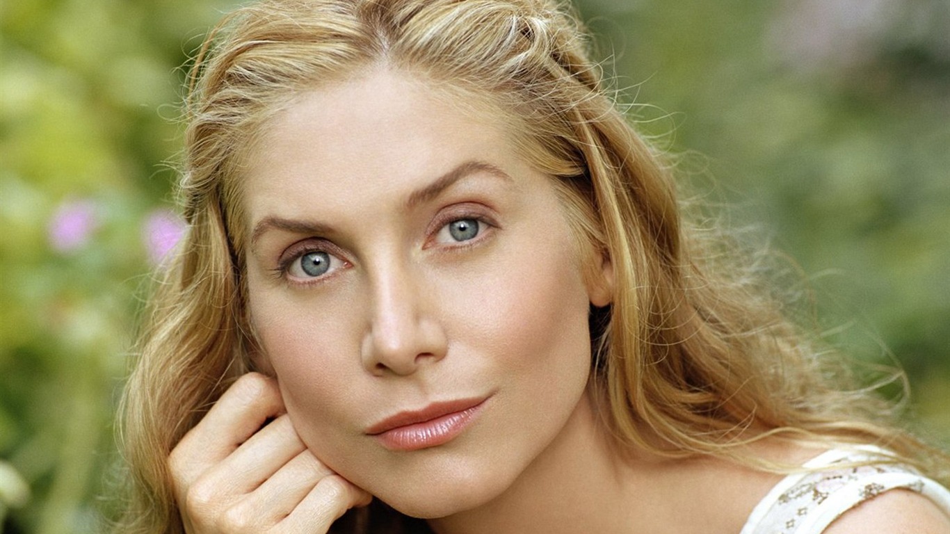 Elizabeth Mitchell #014 - 1366x768 Wallpapers Pictures Photos Images
