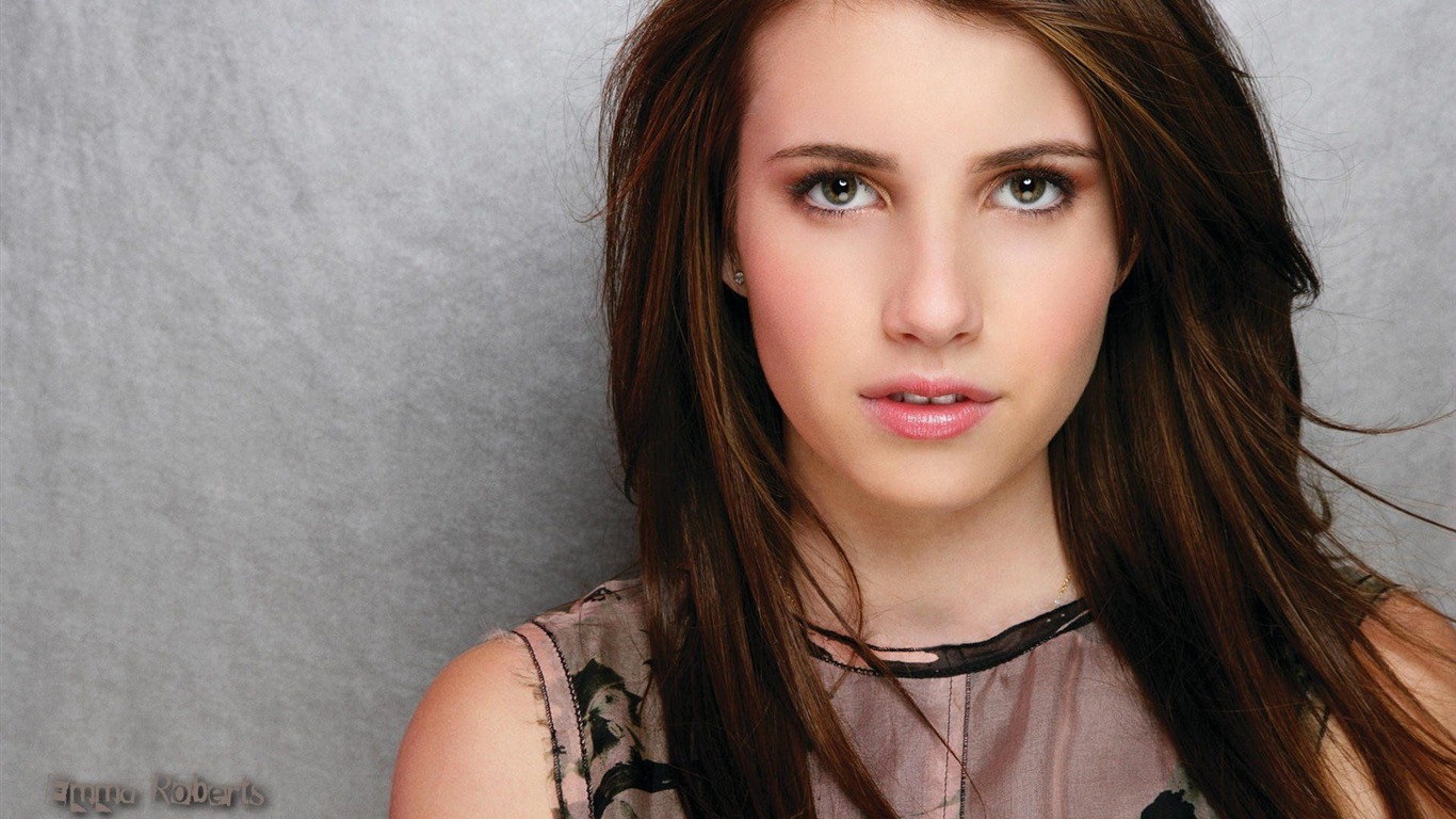 Emma Roberts #001 - 1366x768 Wallpapers Pictures Photos Images