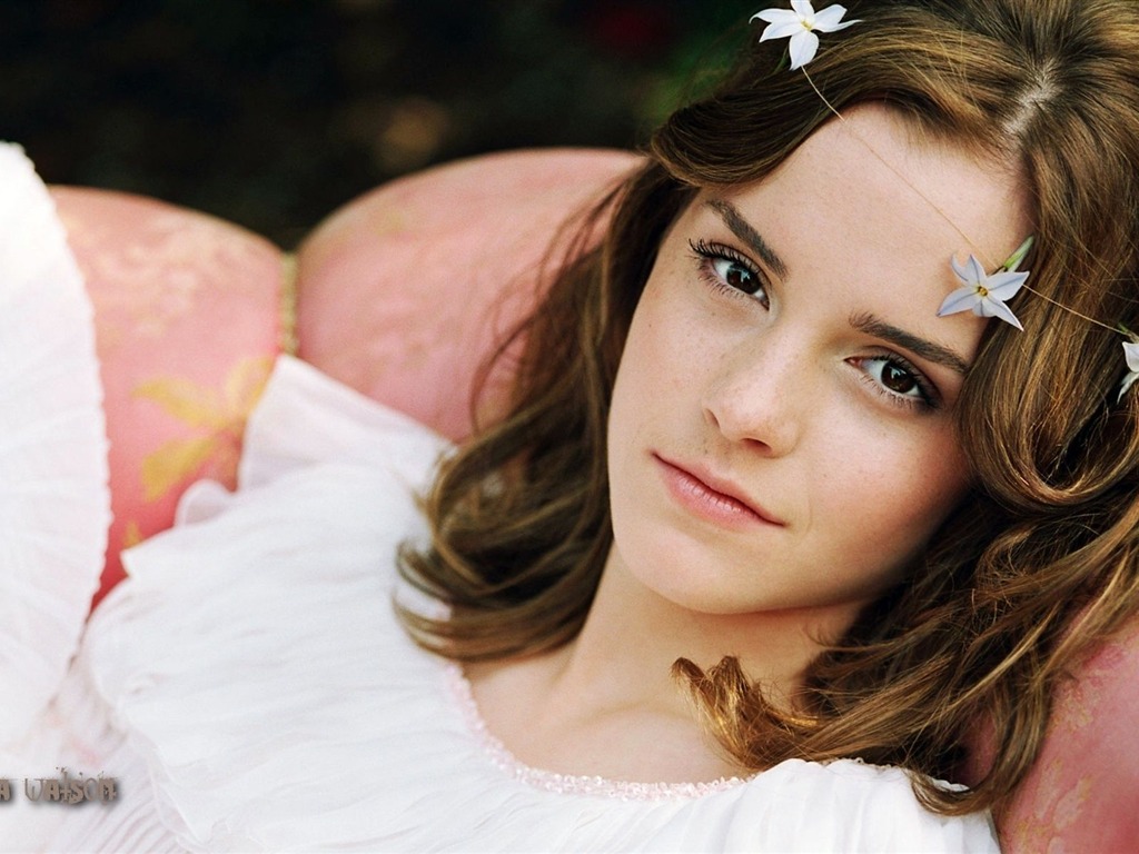 Emma Watson #028 - 1024x768 Wallpapers Pictures Photos Images