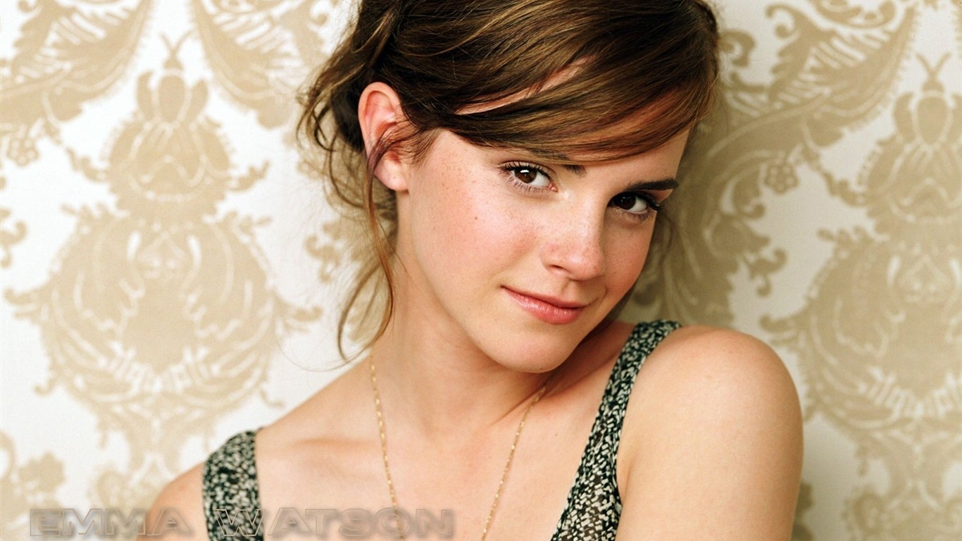 Emma Watson #001 - 1366x768 Wallpapers Pictures Photos Images