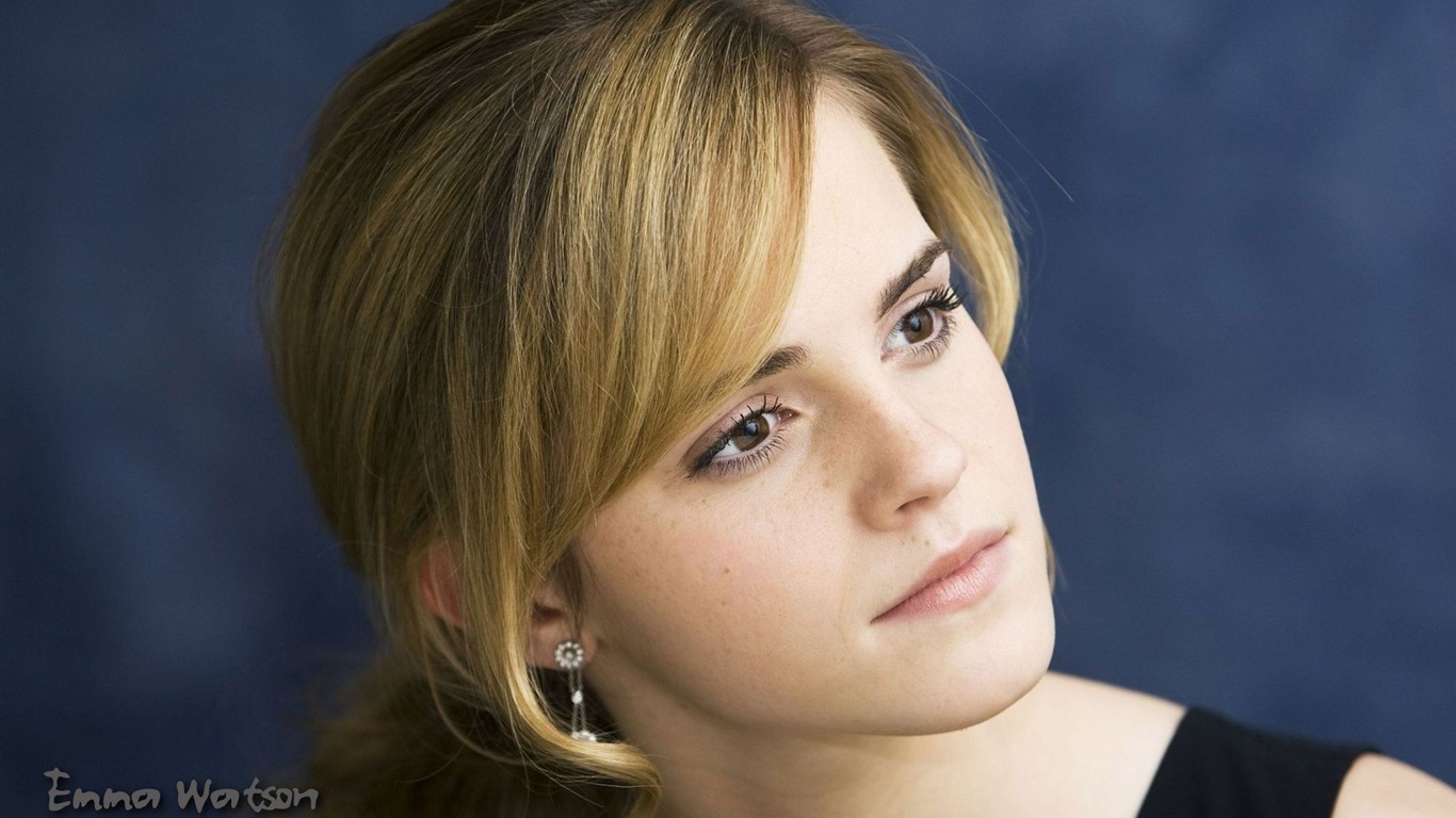 Emma Watson #012 - 1366x768 Wallpapers Pictures Photos Images