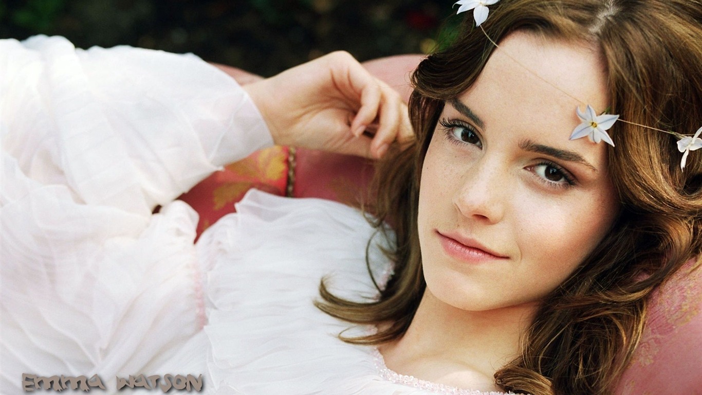 Emma Watson #024 - 1366x768 Wallpapers Pictures Photos Images