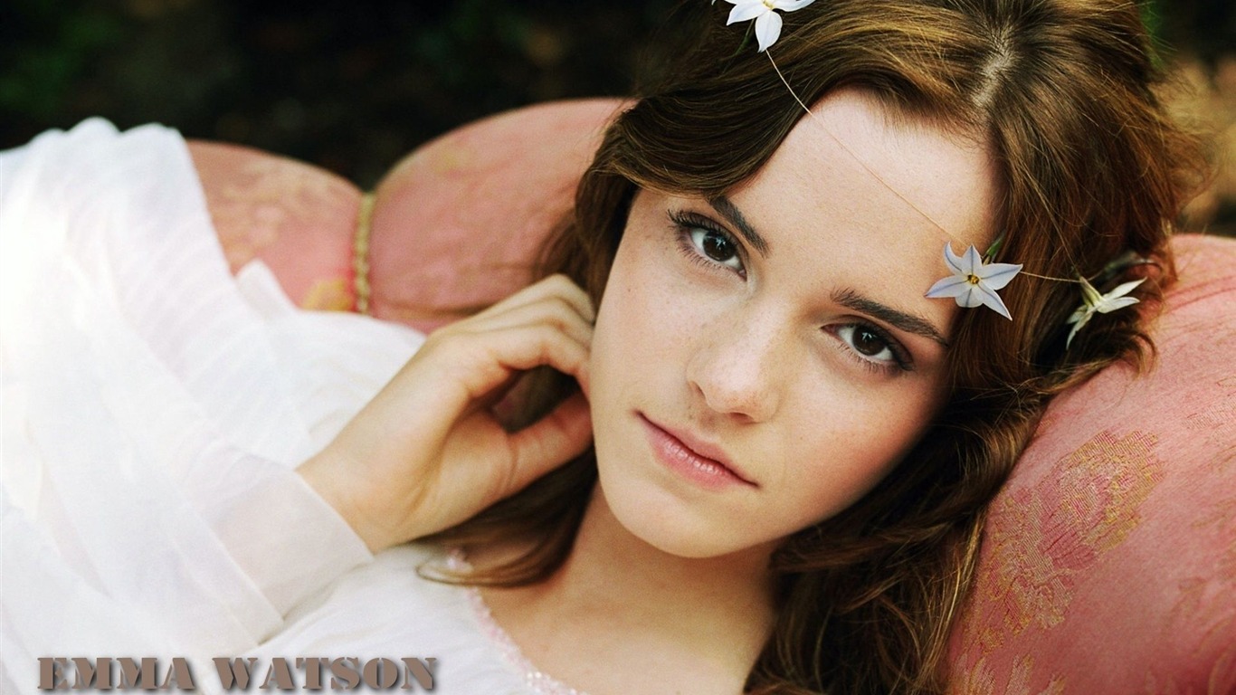 Emma Watson #027 - 1366x768 Wallpapers Pictures Photos Images