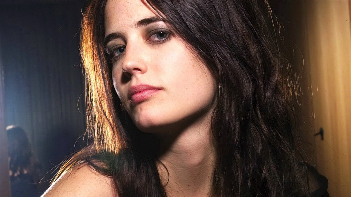 Eva Green #012 - 1366x768 Wallpapers Pictures Photos Images