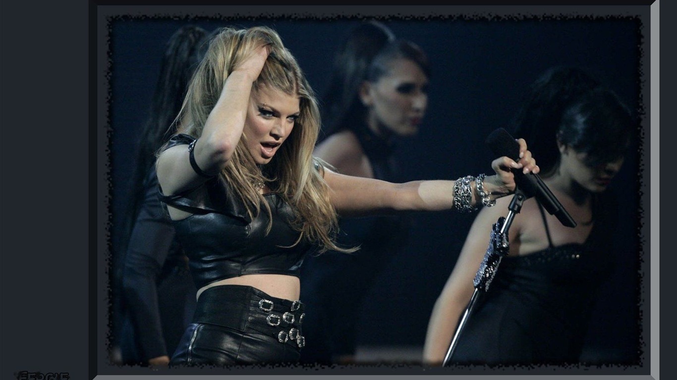 Fergie #003 - 1366x768 Wallpapers Pictures Photos Images
