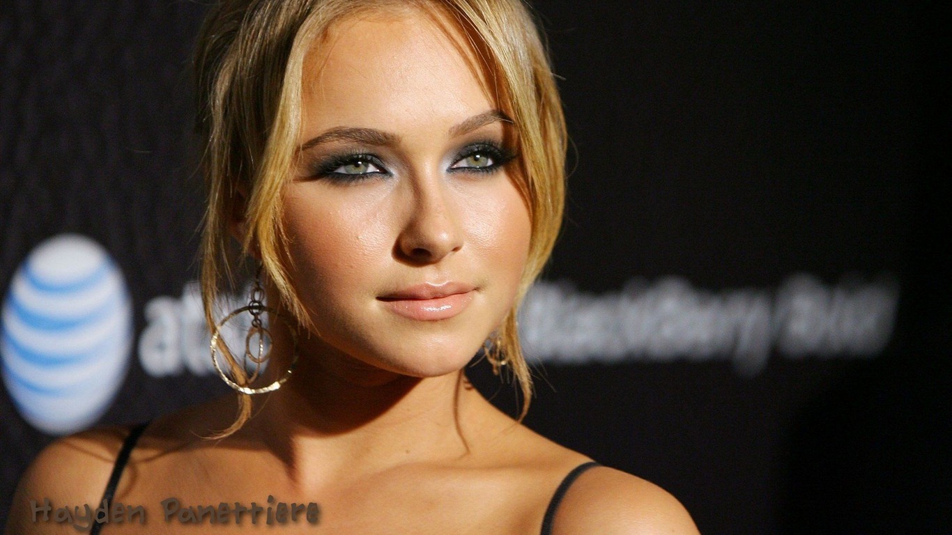 Hayden Panettiere #010 - 1366x768 Wallpapers Pictures Photos Images
