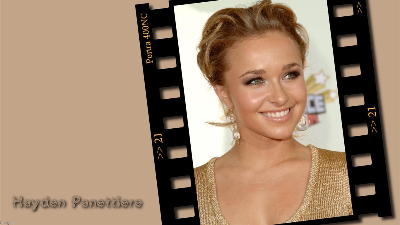 Hayden Panettiere #011 - 1366x768 Wallpapers Pictures Photos Images