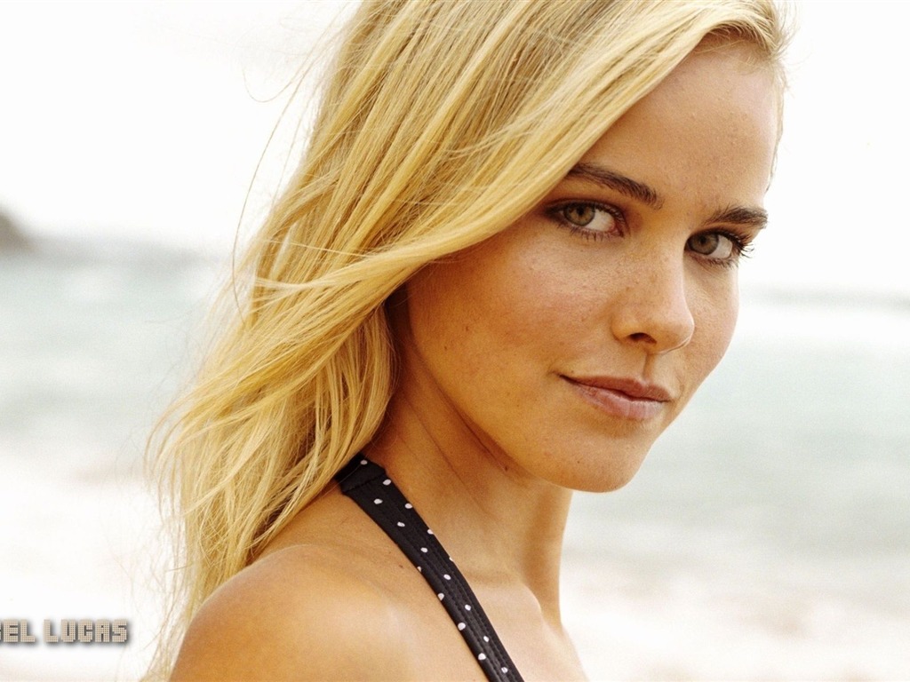 Isabel Lucas #002 - 1024x768 Wallpapers Pictures Photos Images