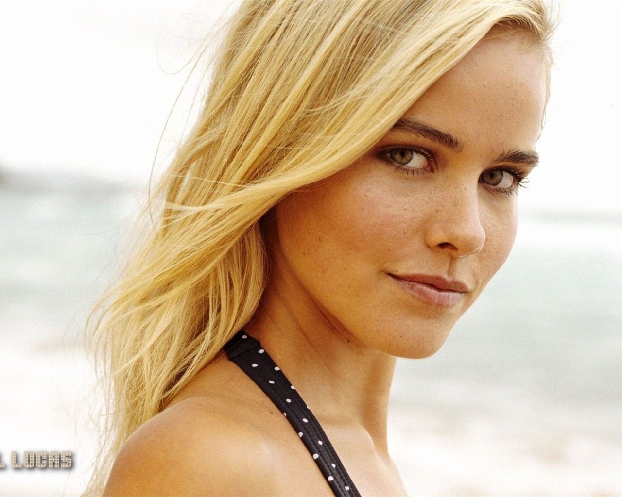 Isabel Lucas #002 - 1280x1024 Wallpapers Pictures Photos Images