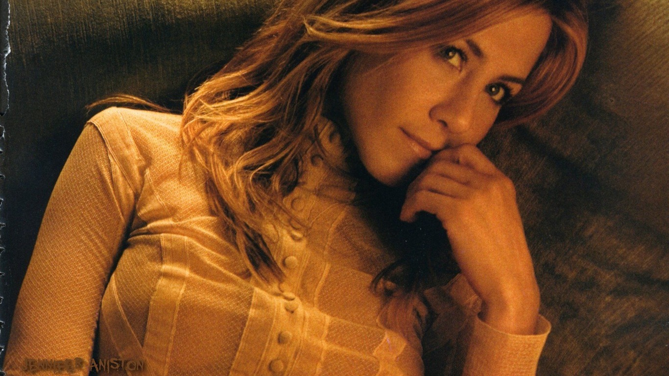 Jennifer Aniston #004 - 1366x768 Wallpapers Pictures Photos Images