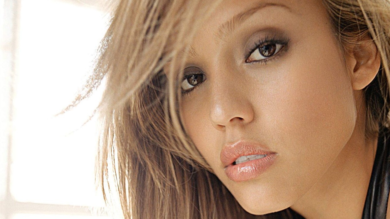 Jessica Alba #051 - 1366x768 Wallpapers Pictures Photos Images