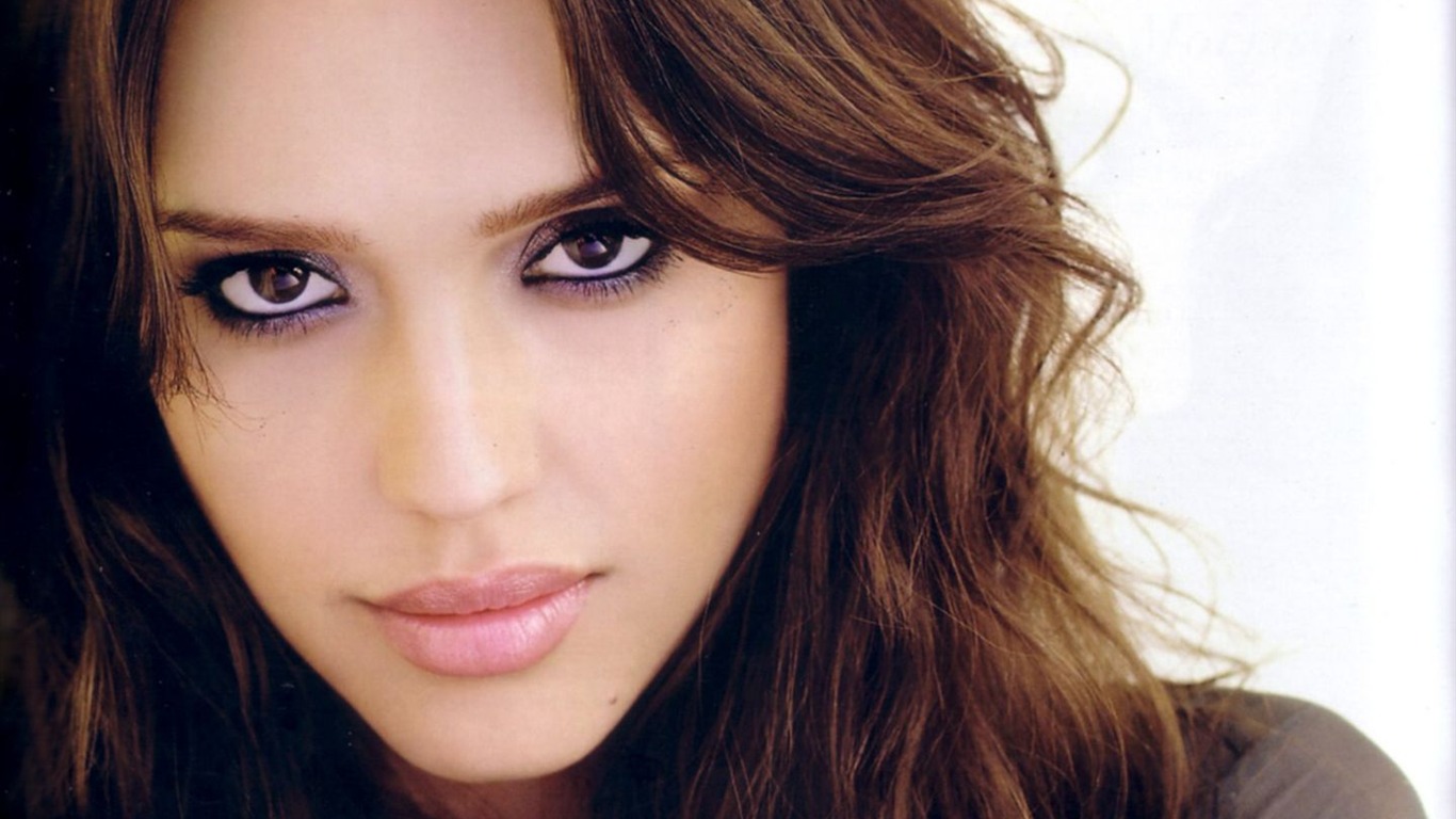 Jessica Alba #065 - 1366x768 Wallpapers Pictures Photos Images
