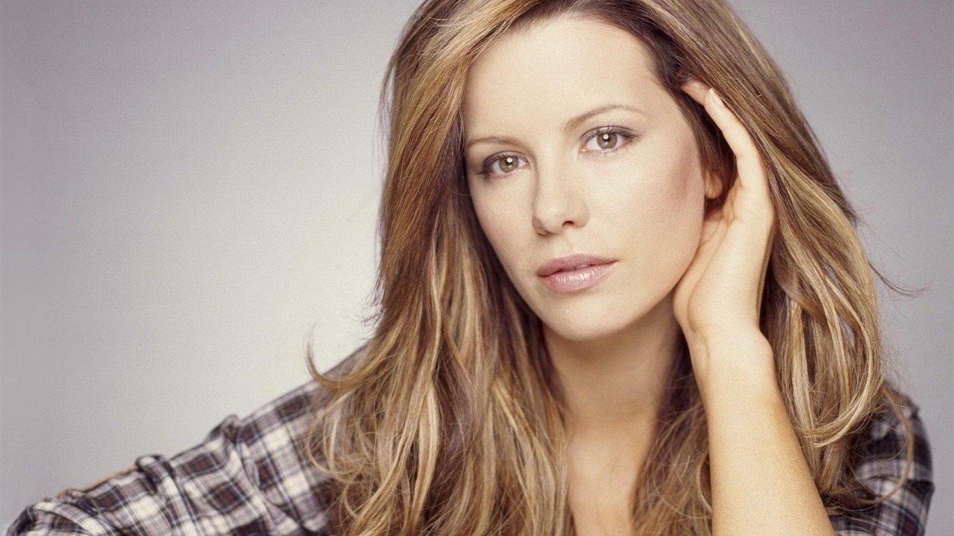 Kate Beckinsale #041 - 1366x768 Wallpapers Pictures Photos Images