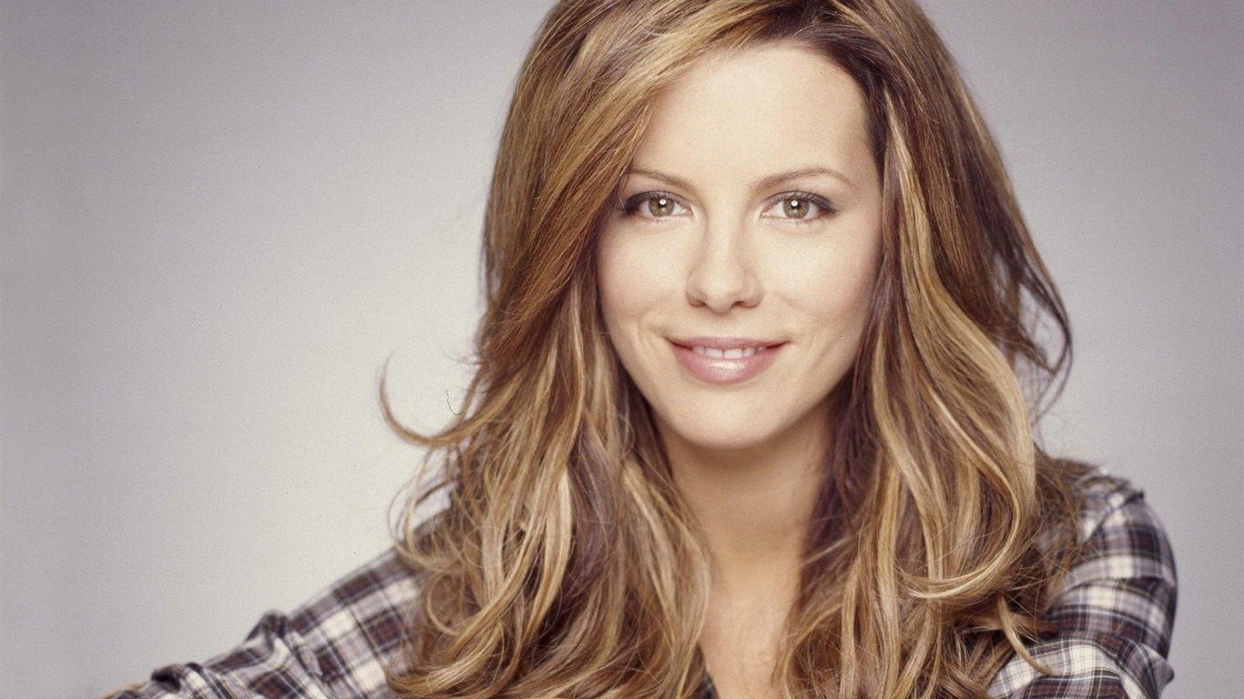 Kate Beckinsale #049 - 1366x768 Wallpapers Pictures Photos Images