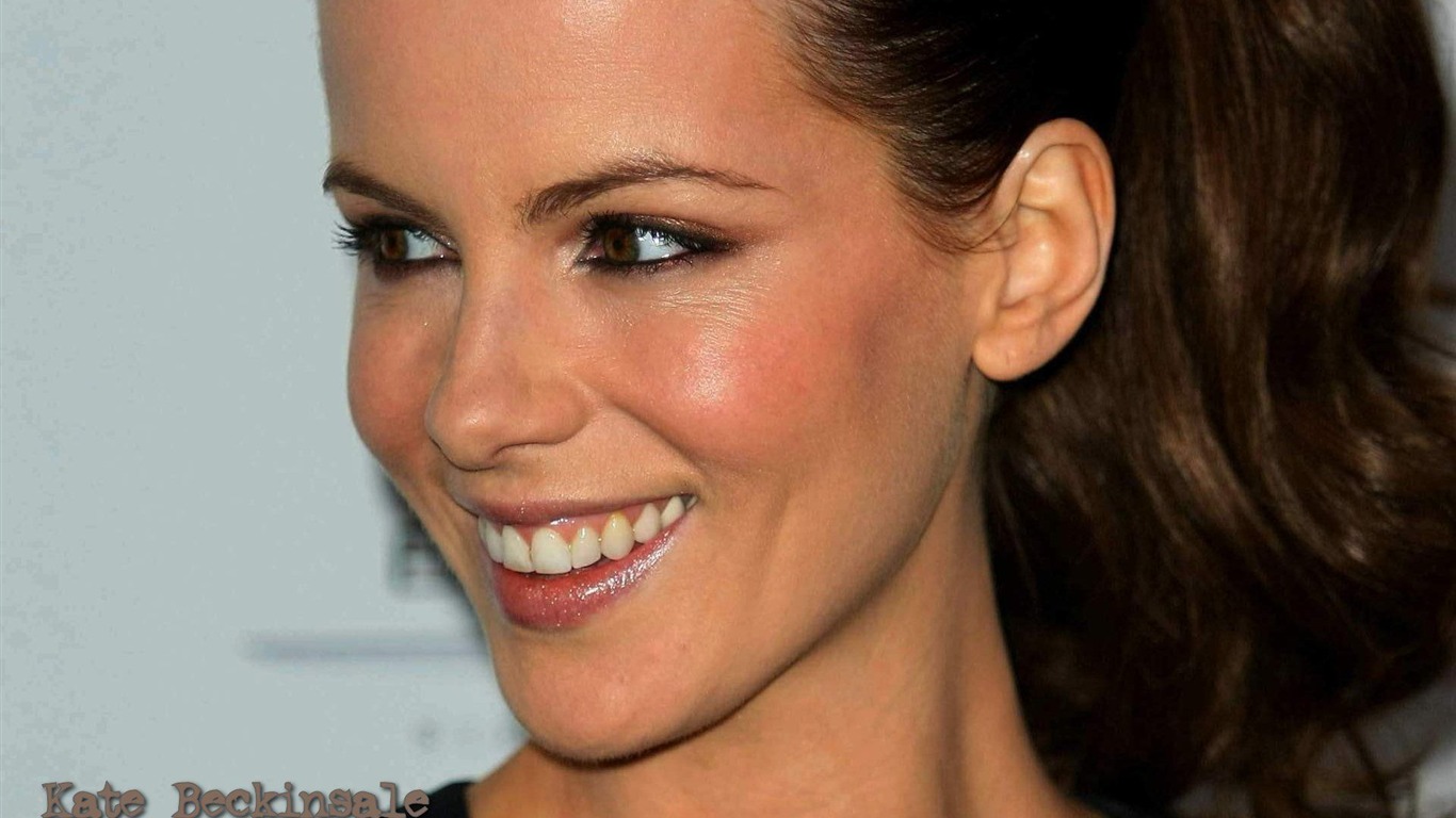 Kate Beckinsale #077 - 1366x768 Wallpapers Pictures Photos Images