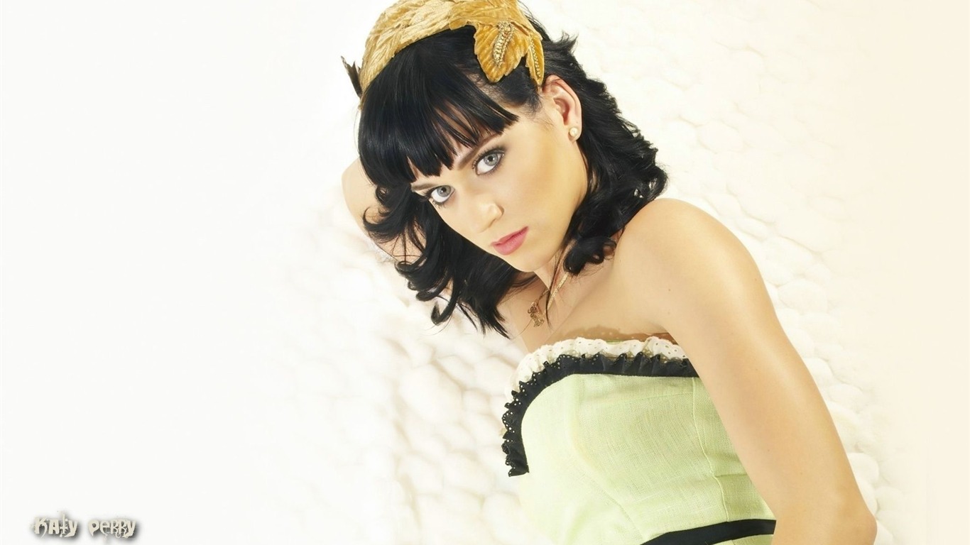 Katy Perry #007 - 1366x768 Wallpapers Pictures Photos Images