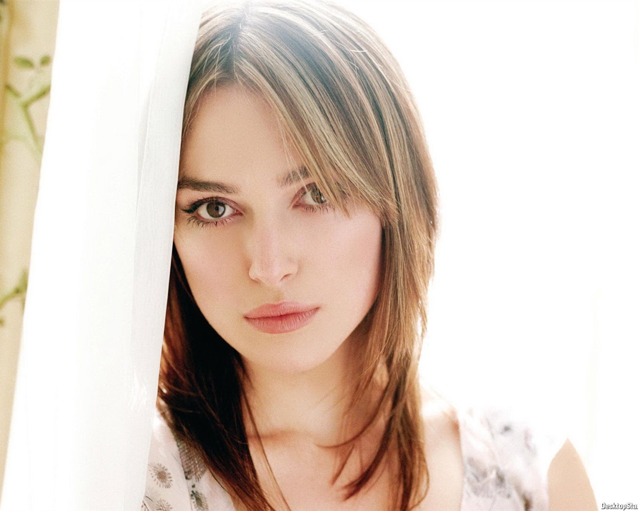 Keira Knightley #049 - 1280x1024 Wallpapers Pictures Photos Images