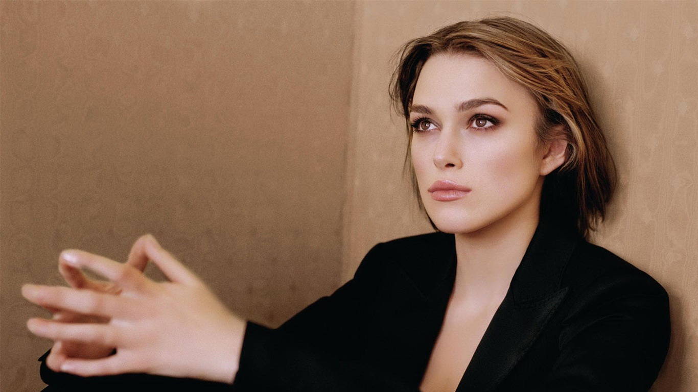 Keira Knightley #037 - 1366x768 Wallpapers Pictures Photos Images
