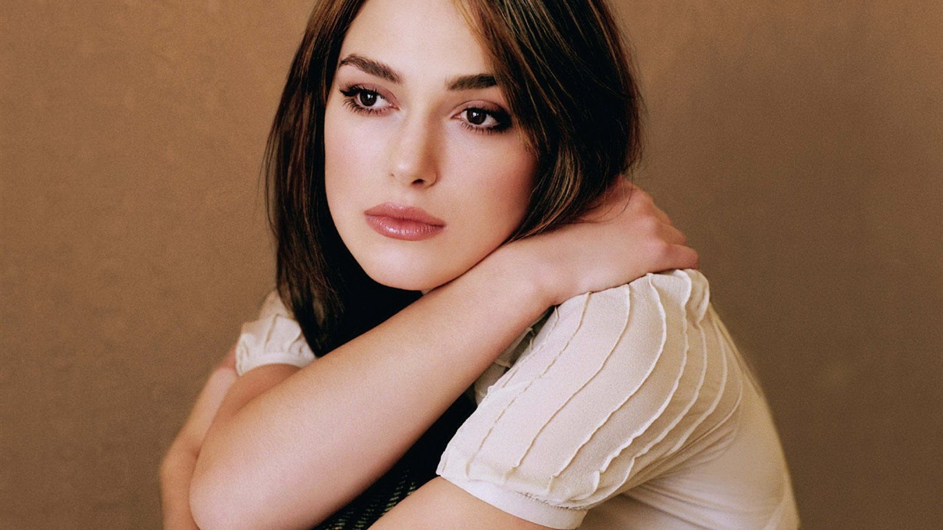 Keira Knightley #050 - 1366x768 Wallpapers Pictures Photos Images