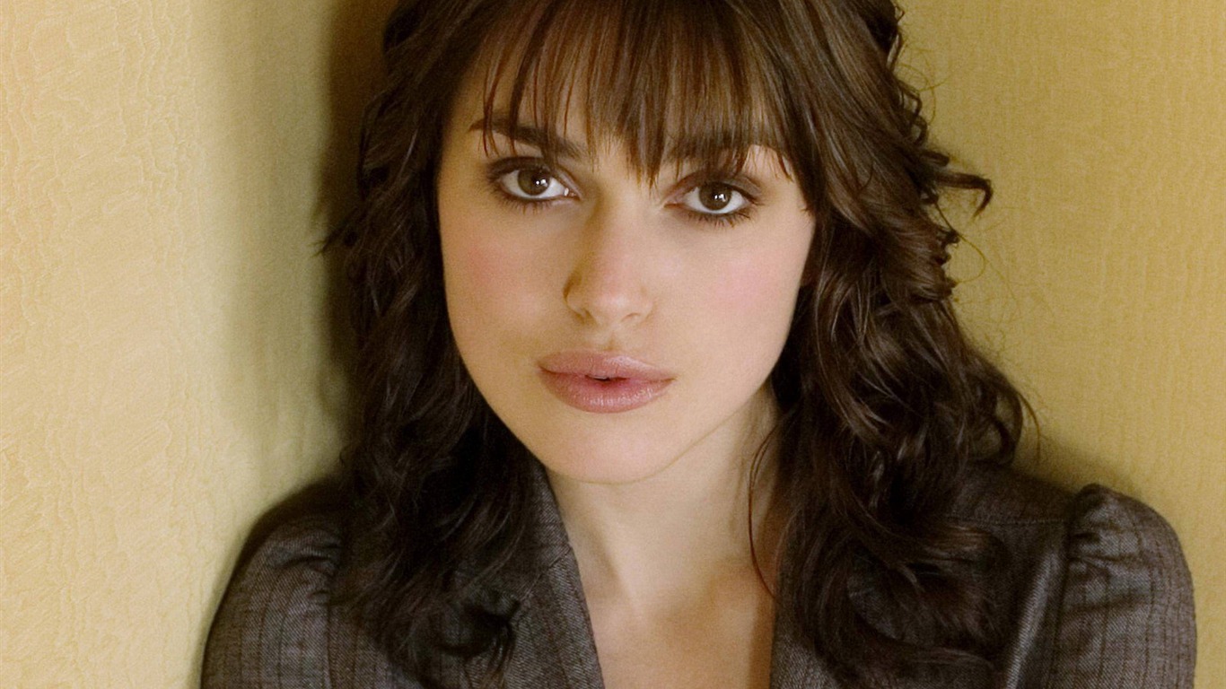 Keira Knightley #084 - 1366x768 Wallpapers Pictures Photos Images