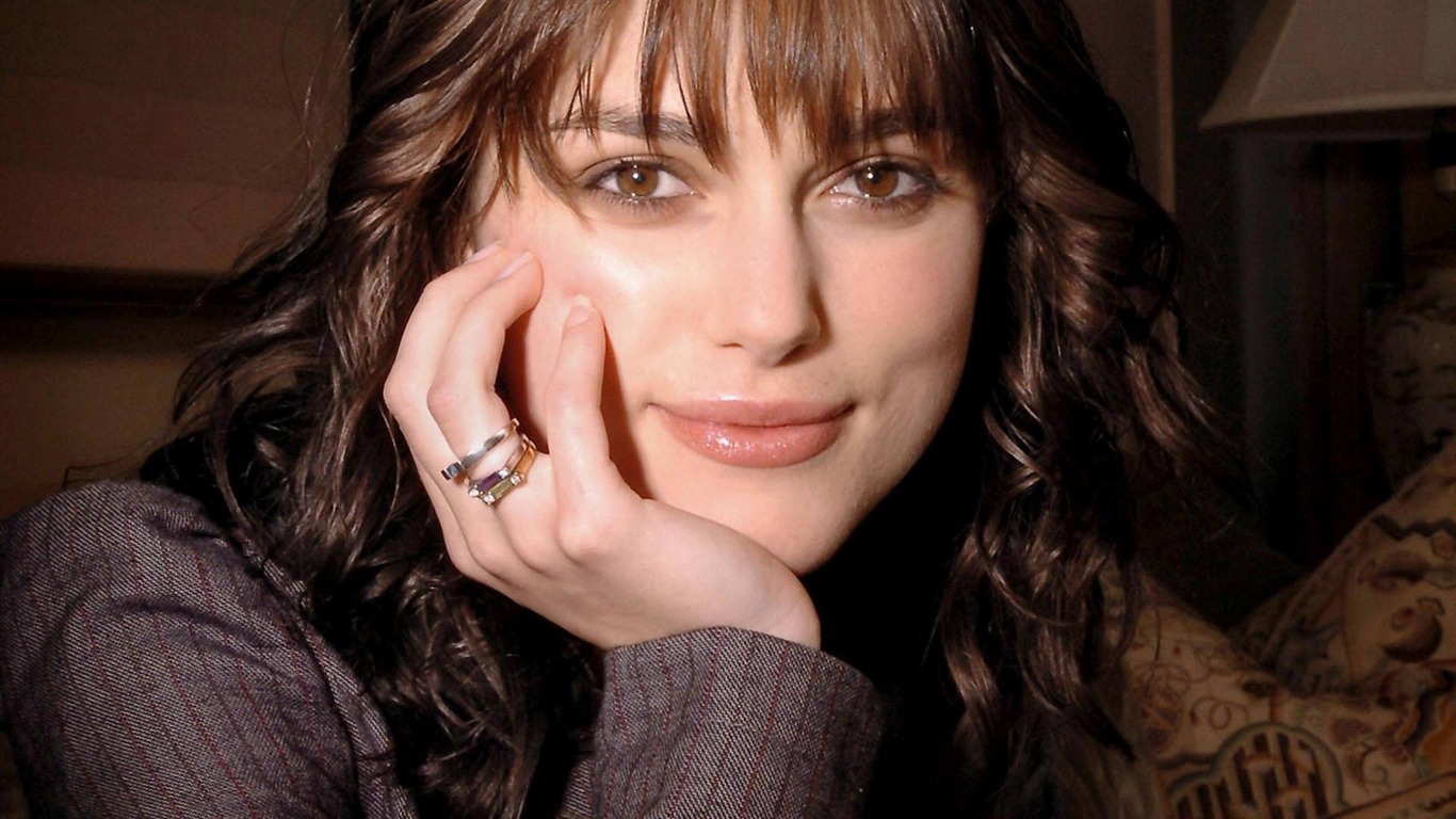 Keira Knightley #094 - 1366x768 Wallpapers Pictures Photos Images