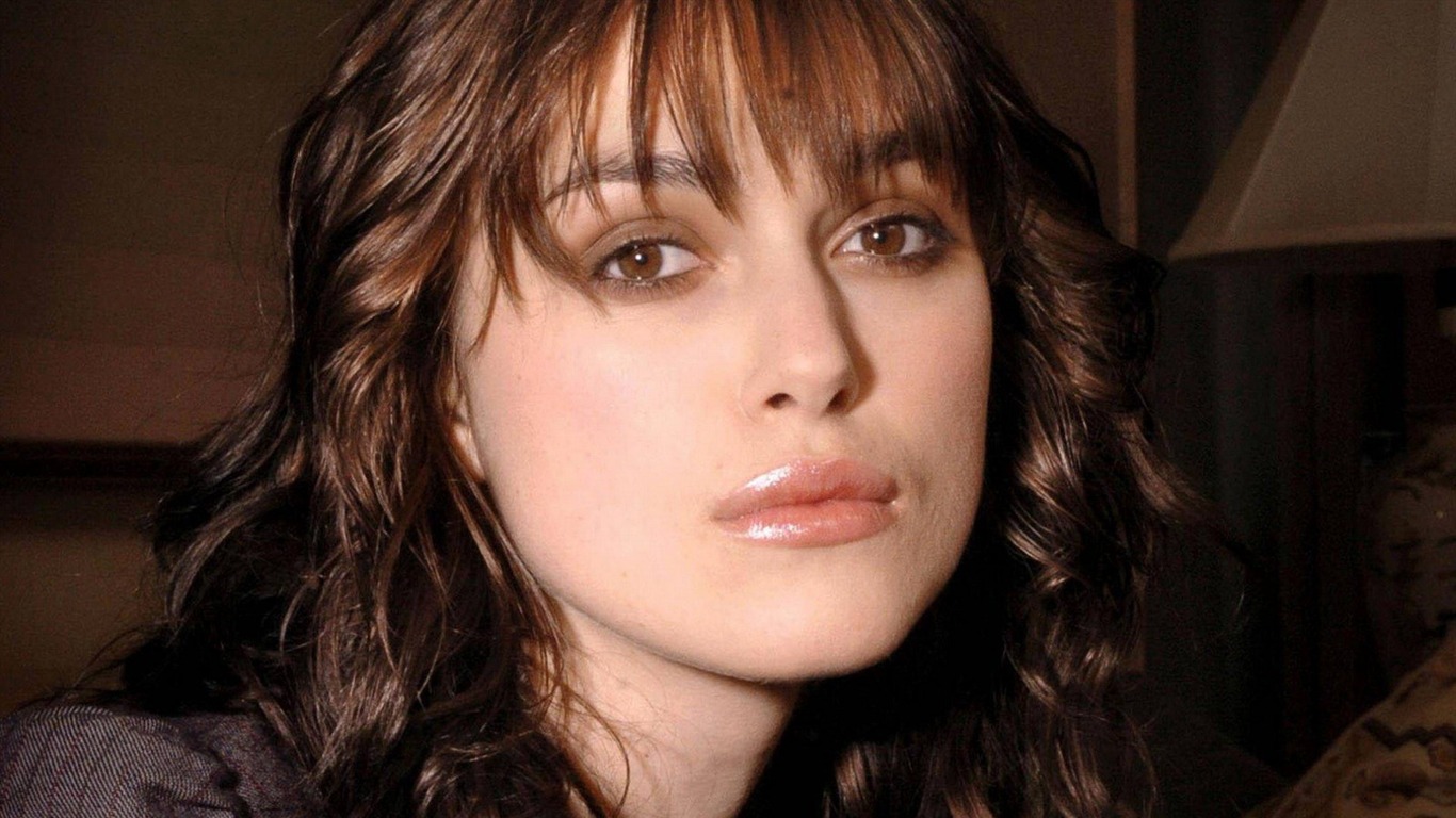 Keira Knightley #095 - 1366x768 Wallpapers Pictures Photos Images