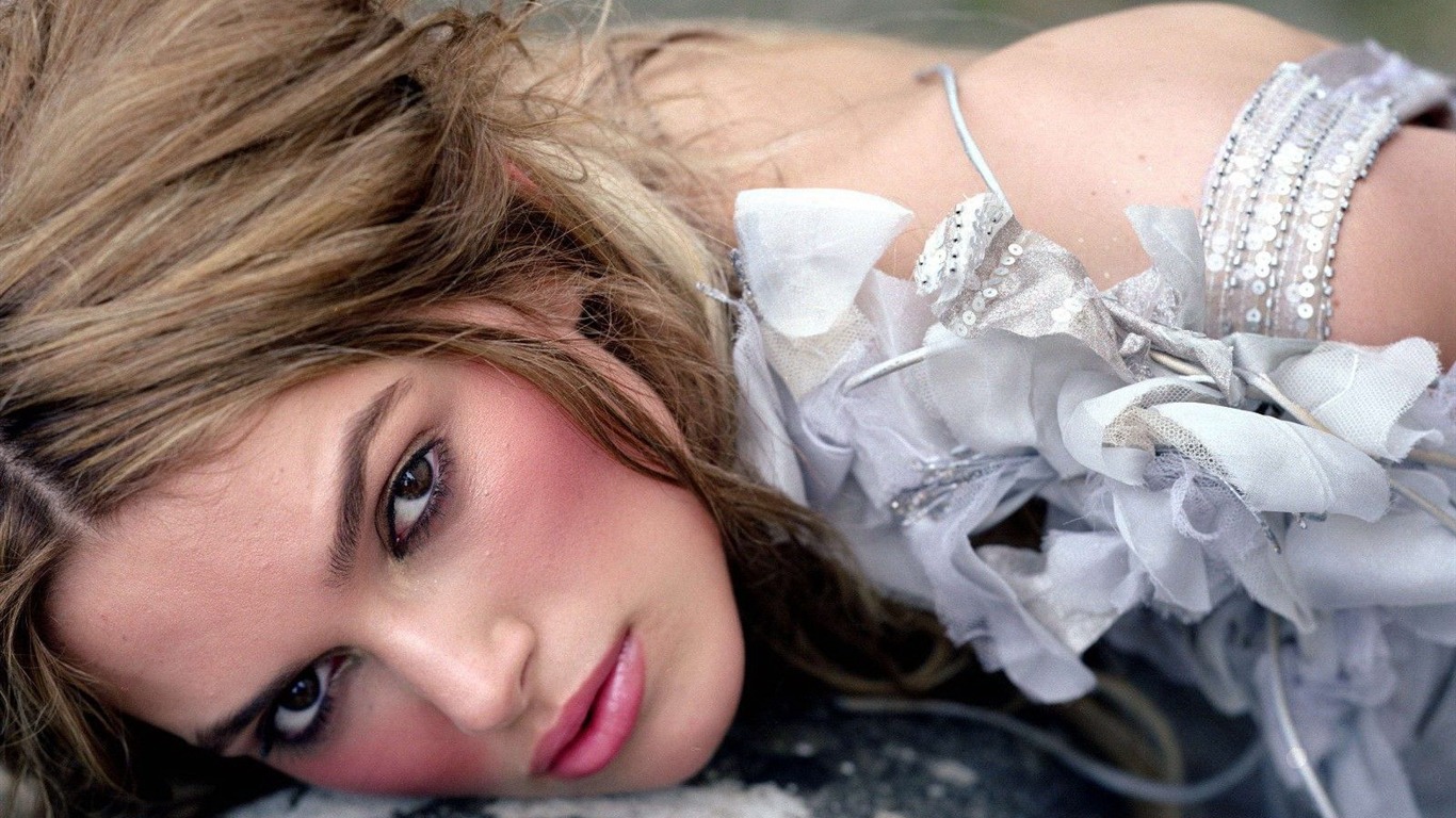 Keira Knightley #112 - 1366x768 Wallpapers Pictures Photos Images