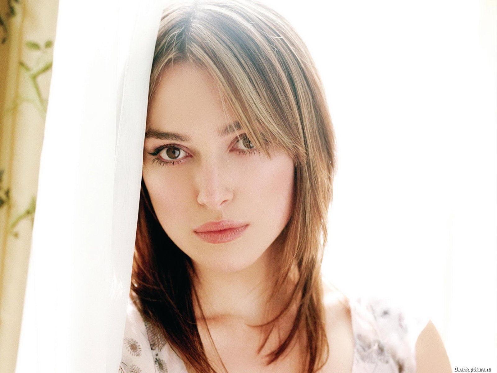 Keira Knightley #049 - 1600x1200 Wallpapers Pictures Photos Images