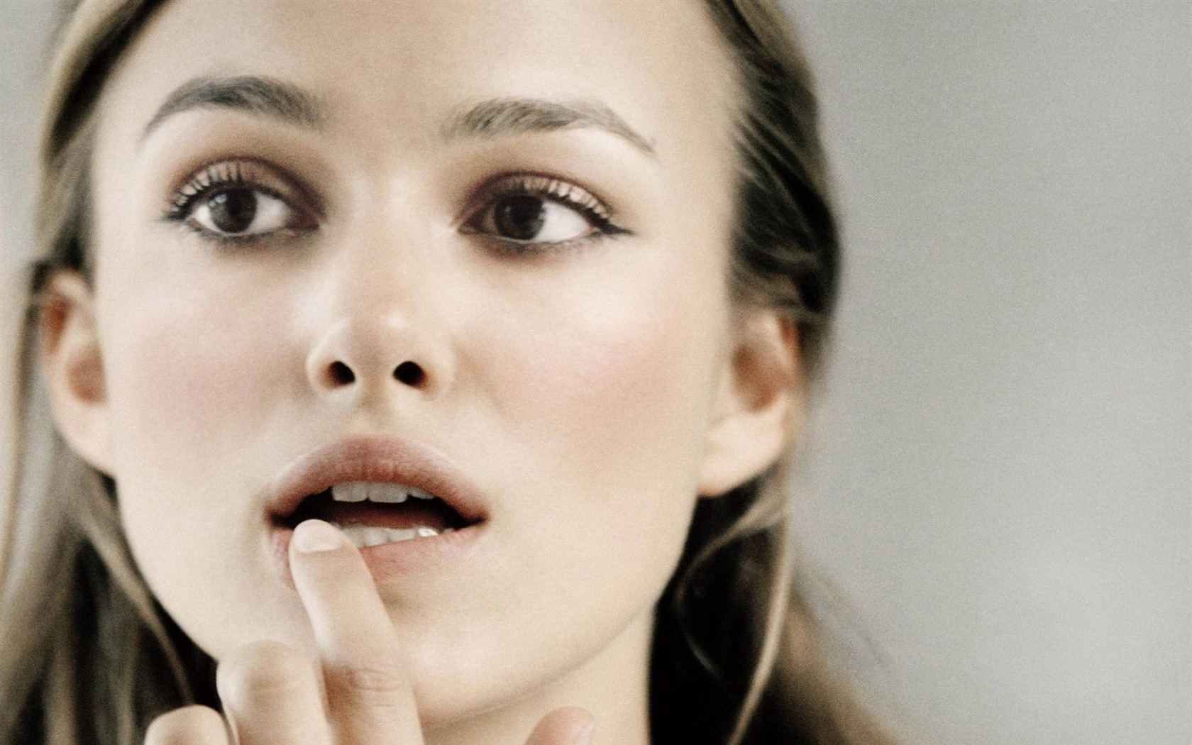 Keira Knightley #075 - 1680x1050 Wallpapers Pictures Photos Images