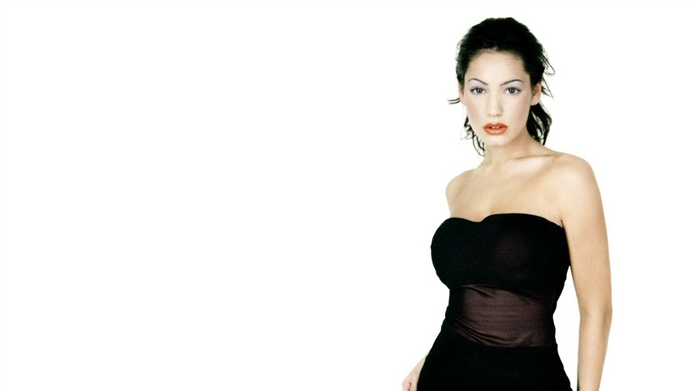 Kelly Brook #062 - 1366x768 Wallpapers Pictures Photos Images