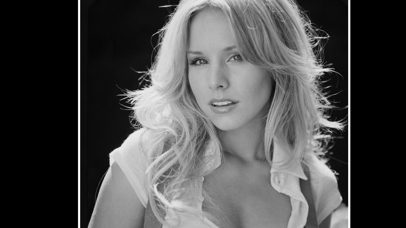 Kristen Bell #044 - 1366x768 Wallpapers Pictures Photos Images