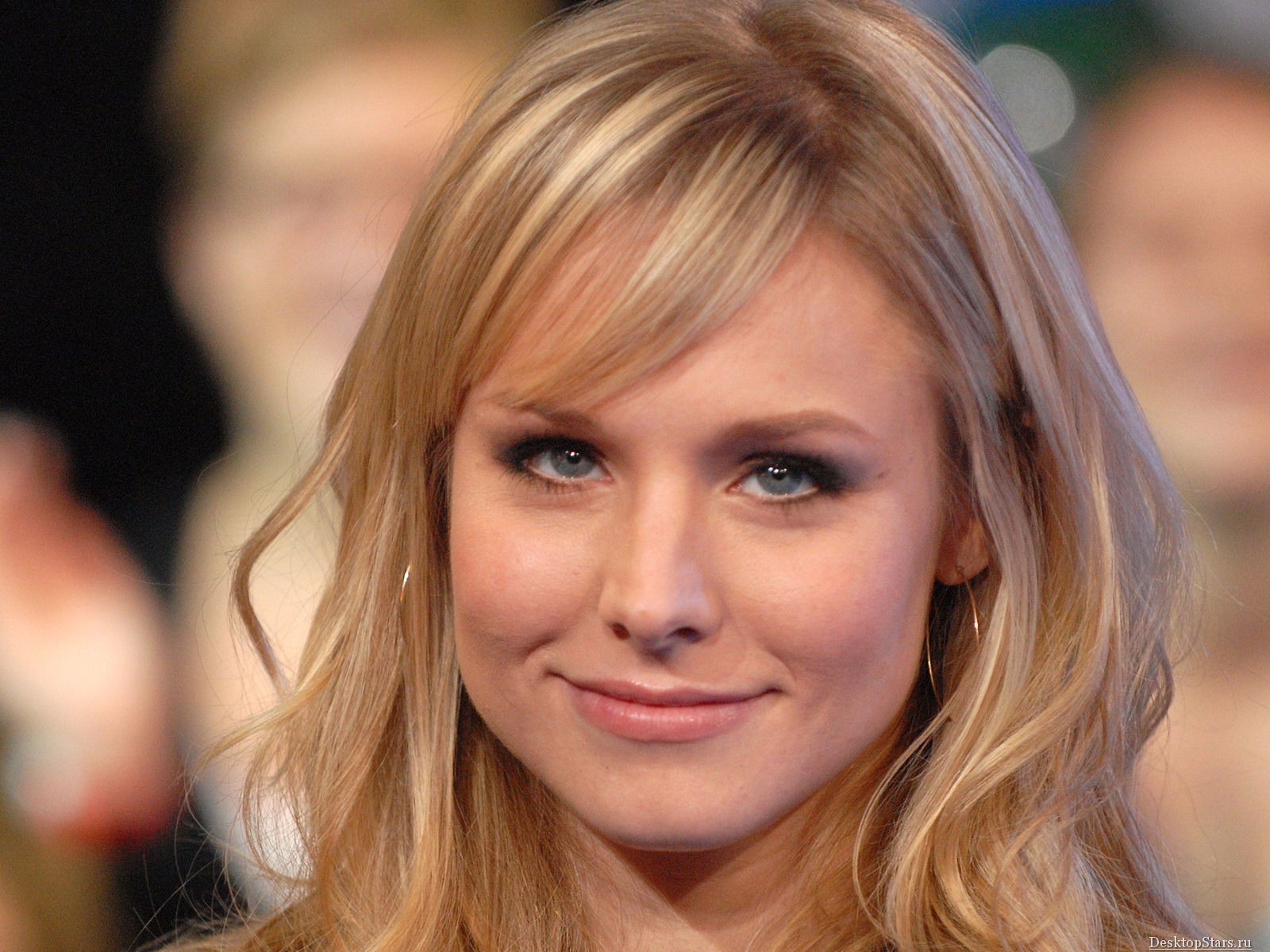 Kristen Bell #029 - 1600x1200 Wallpapers Pictures Photos Images