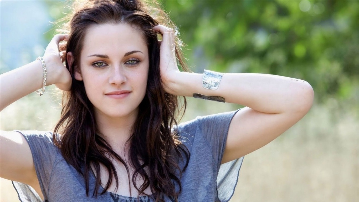 Kristen Stewart #014 - 1366x768 Wallpapers Pictures Photos Images