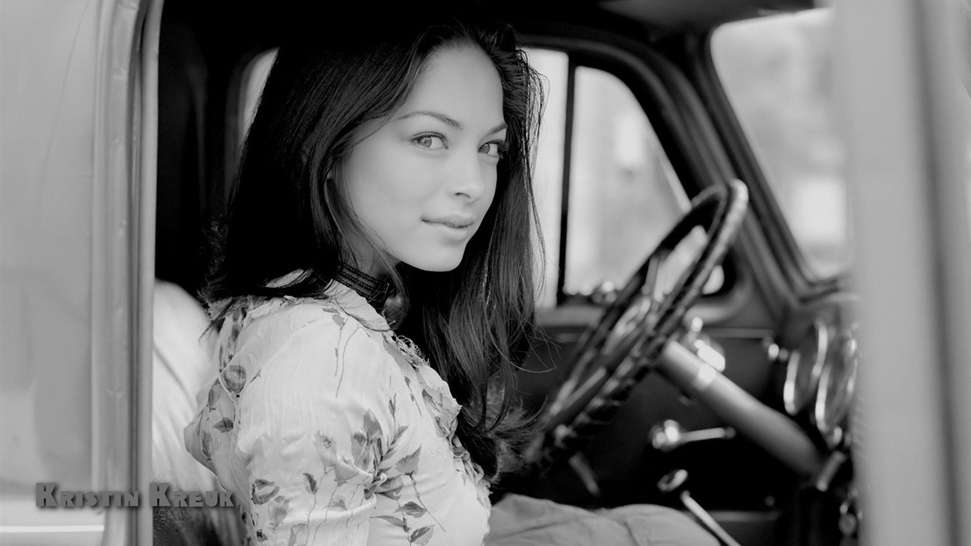 Kristin Kreuk #010 - 1366x768 Wallpapers Pictures Photos Images
