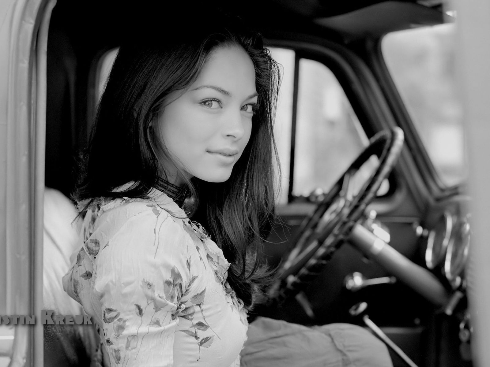 Kristin Kreuk #010 - 1600x1200 Wallpapers Pictures Photos Images