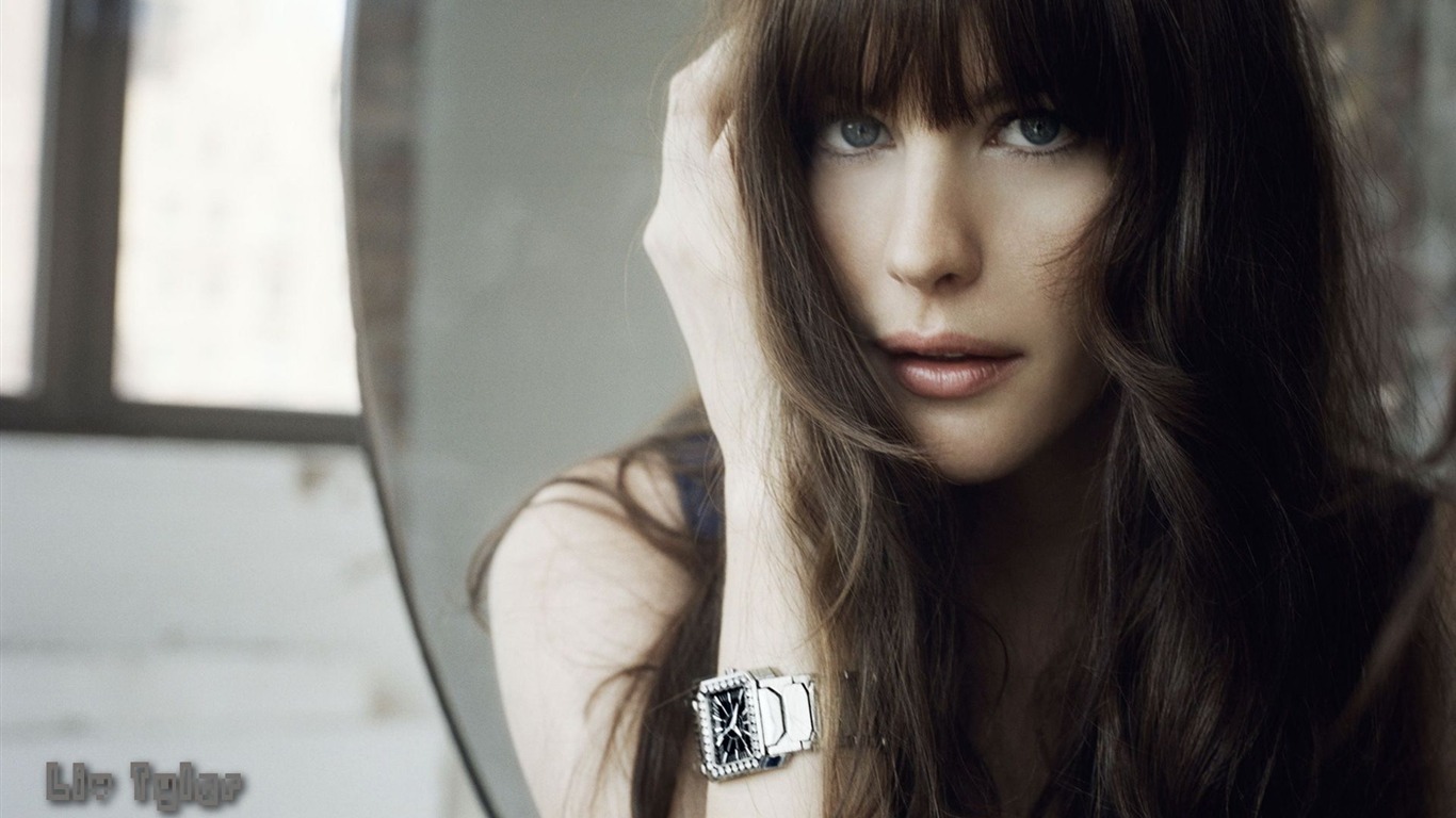 Liv Tyler #002 - 1366x768 Wallpapers Pictures Photos Images