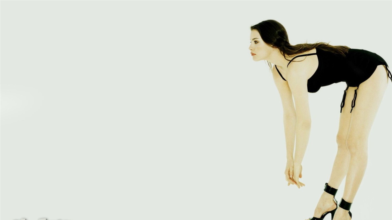 Liv Tyler #004 - 1366x768 Wallpapers Pictures Photos Images