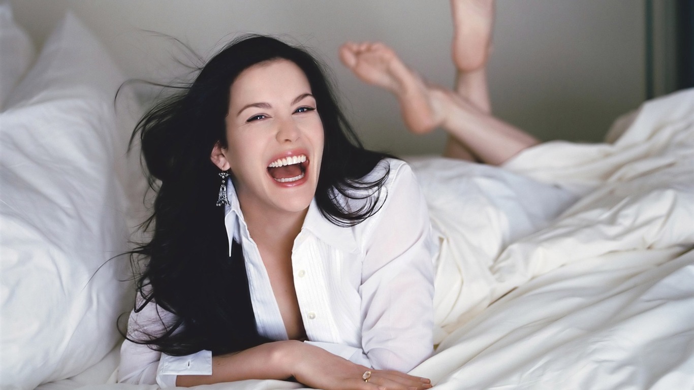 Liv Tyler #026 - 1366x768 Wallpapers Pictures Photos Images