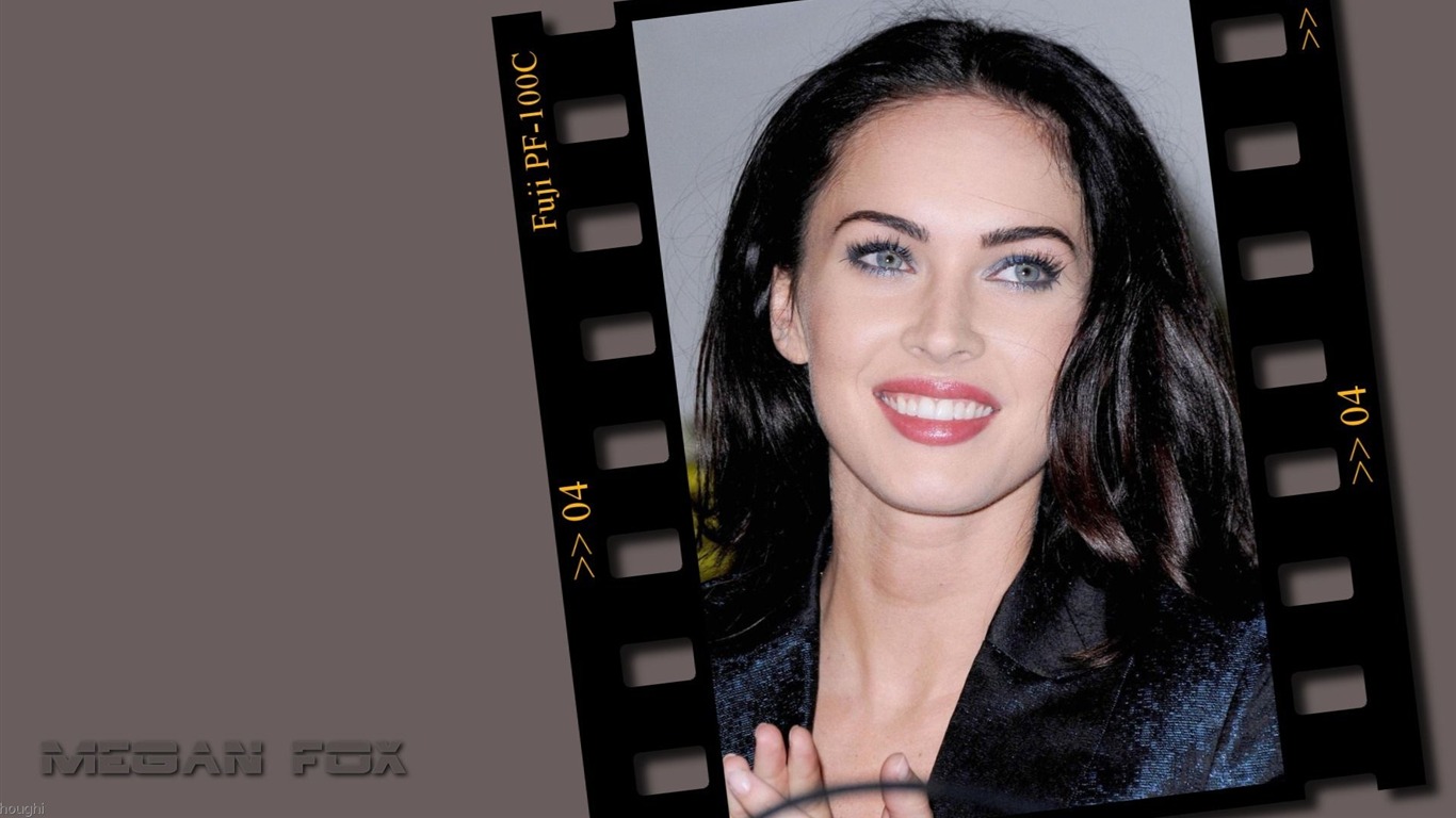Megan Fox #052 - 1366x768 Wallpapers Pictures Photos Images