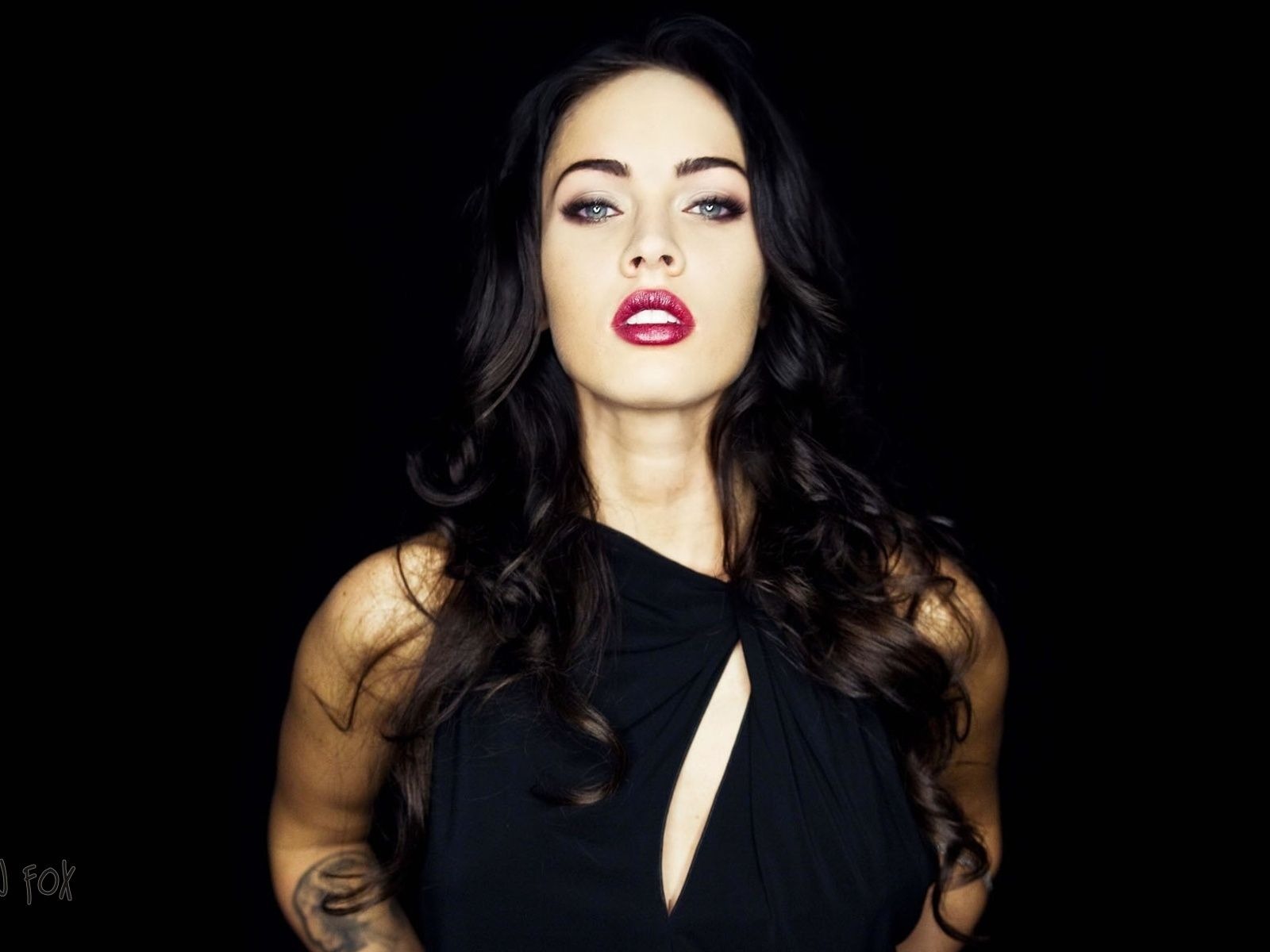 Megan Fox #046 - 1600x1200 Wallpapers Pictures Photos Images